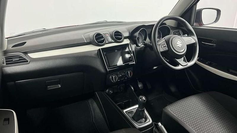 Used Suzuki Swift 90 HP (66 kW) 2020 Red Hatchback