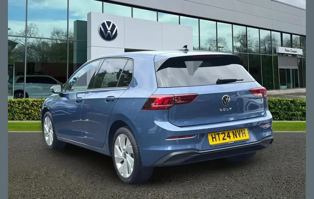 Used VW Golf VIII Match 150 HP (110 kW) 2024 Blue Hatchback