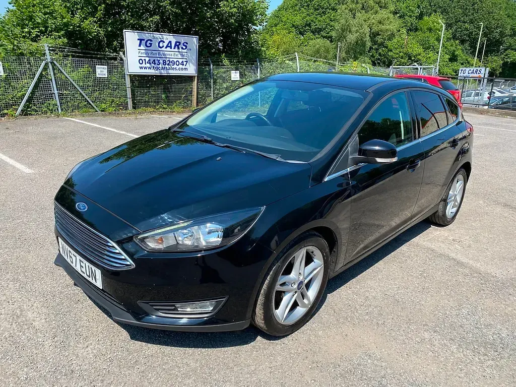 Used Ford Focus Zetec 120 HP (88 kW) 2018 Black Hatchback