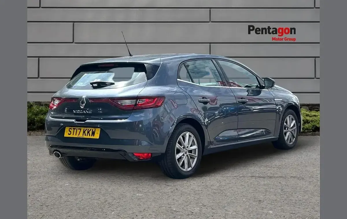 Used Renault Mégane Dynamique 110 HP (80 kW) 2017 Grey Hatchback