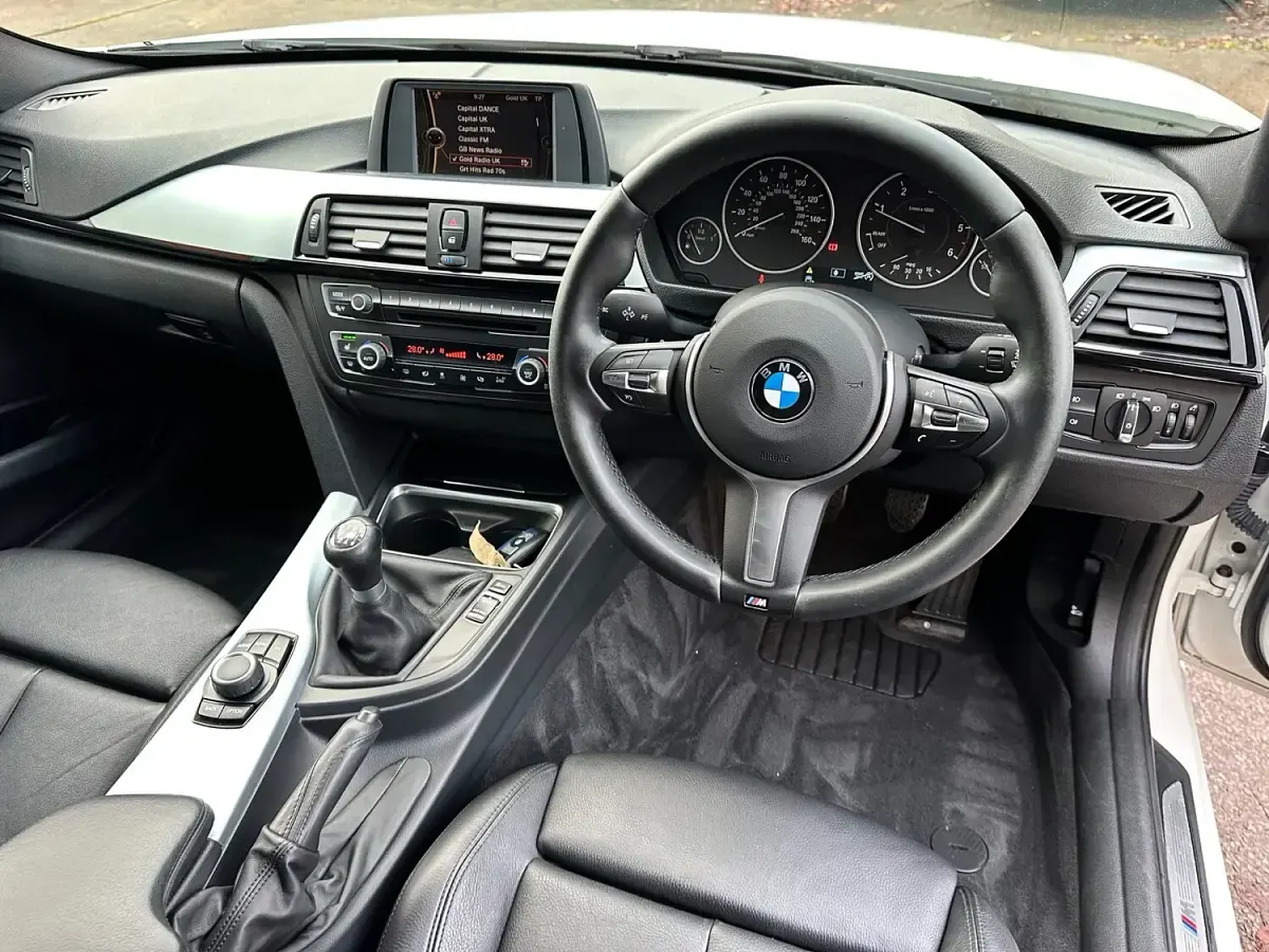 Used BMW 318 M Sport 2013 White Estate