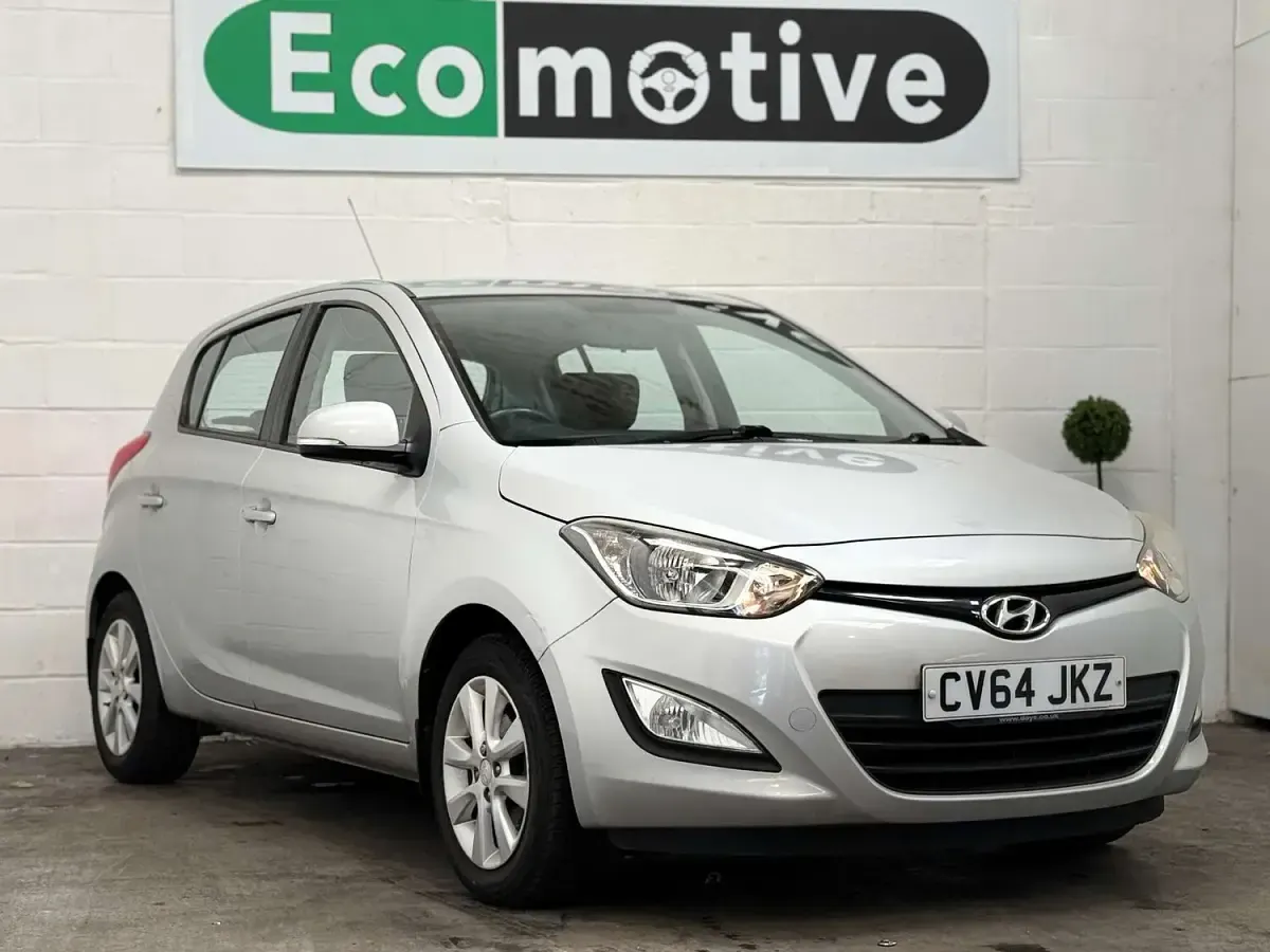 Used Hyundai i20 Active 85 HP (62 kW) 2014 Silver Hatchback