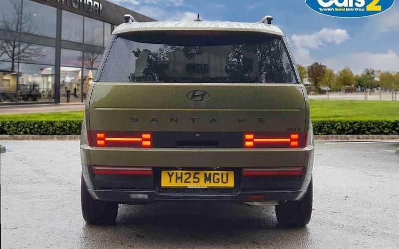 Used Hyundai Santa Fe 253 HP (186 kW) 2025 Green SUV