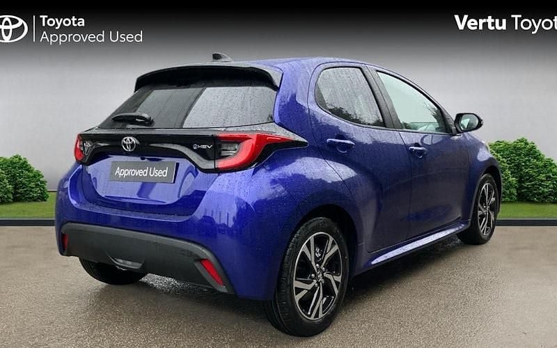 New Toyota Yaris Hybrid Design 116 HP (85 kW) 2025 Blue Hatchback