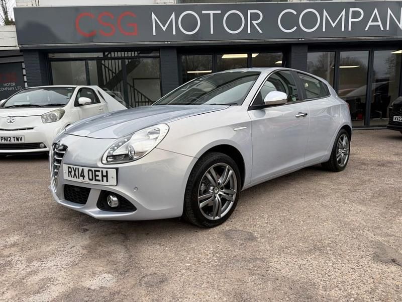 Used Alfa Romeo Giulietta Distinctive 170 HP (125 kW) 2014 White Hatchback