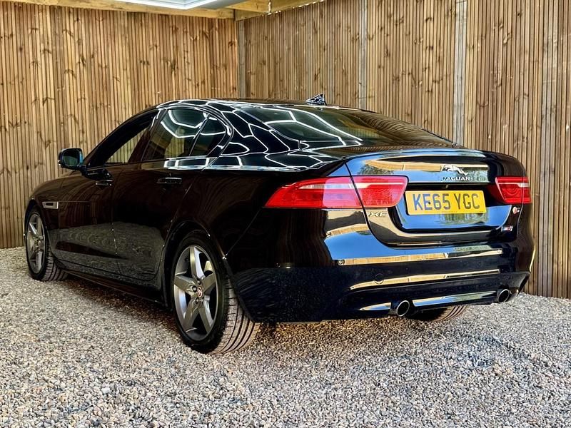 Begagnad Jaguar XE Supercharged 2015 Svart Sedan