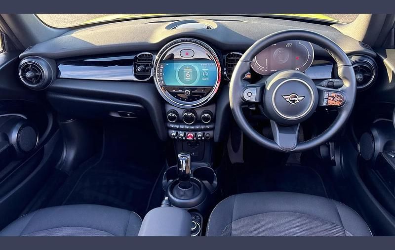 Used Mini Cooper Cabriolet Classic 134 HP (98 kW) 2022 Yellow Cabriolet