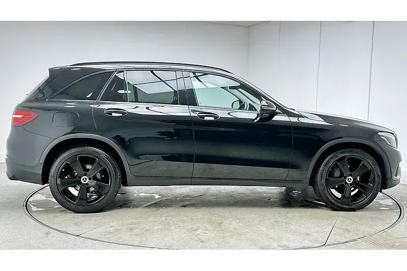 Used Mercedes GLC250 Urban 211 HP (155 kW) 2019 Black SUV