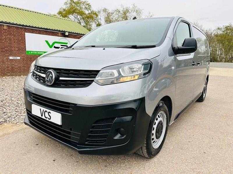 Used Vauxhall Vivaro Edition 100 HP (73 kW) 2020 Grey MPV