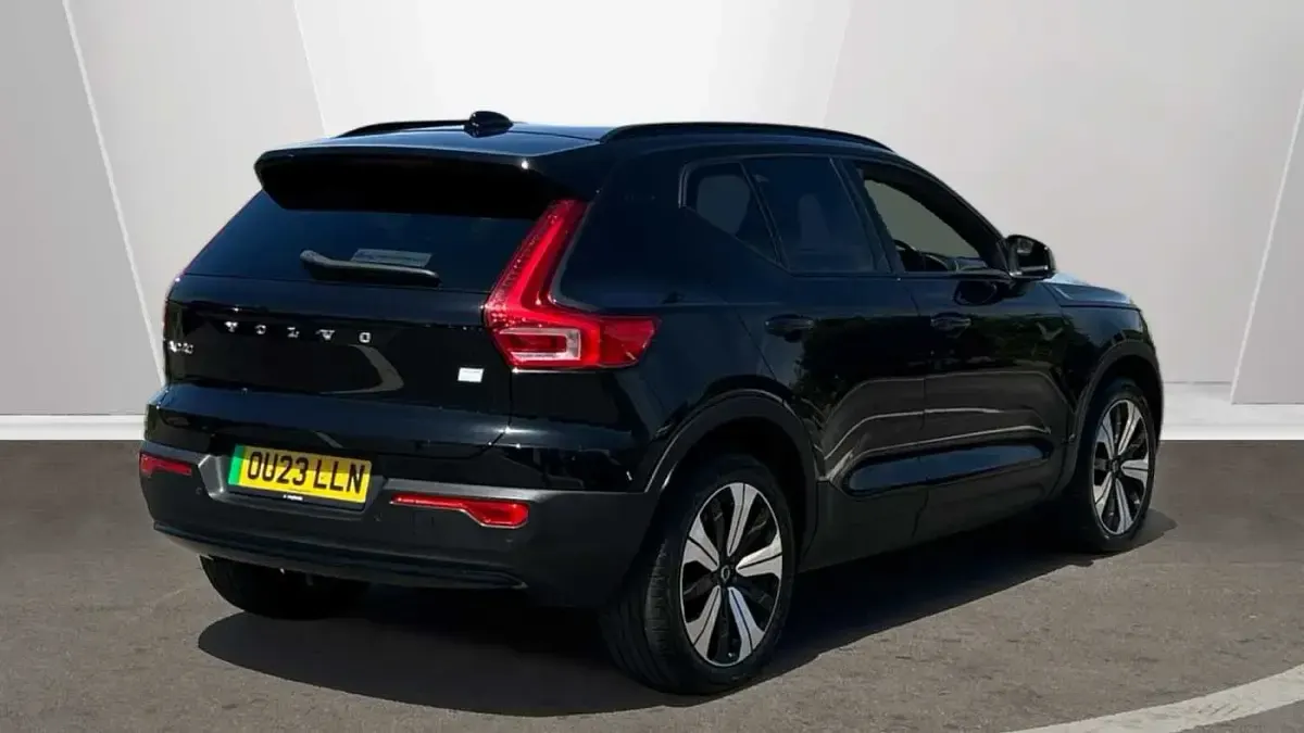 Used Volvo XC40 Core 170 kW (232 HP) 2023 Black SUV