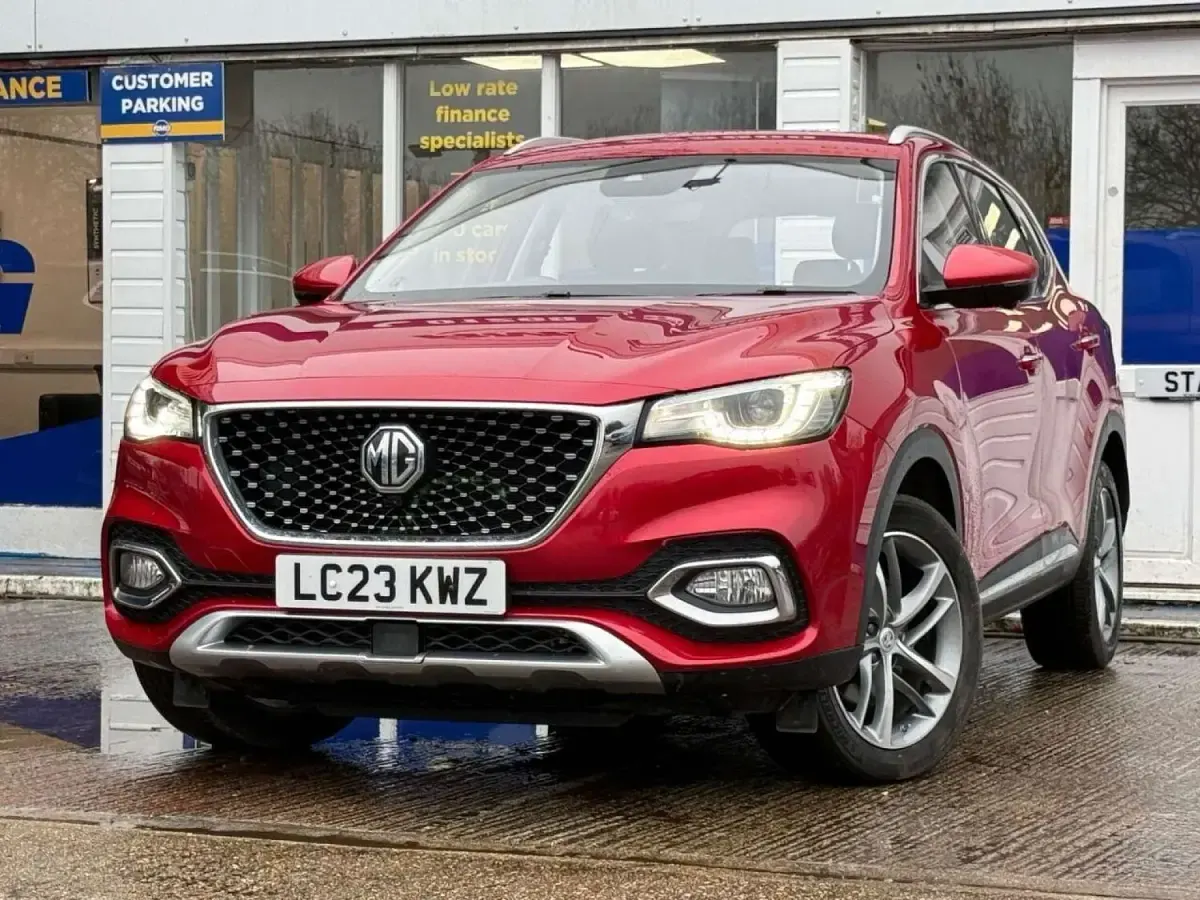 Used MG HS Excite 258 HP (189 kW) 2023 Red SUV