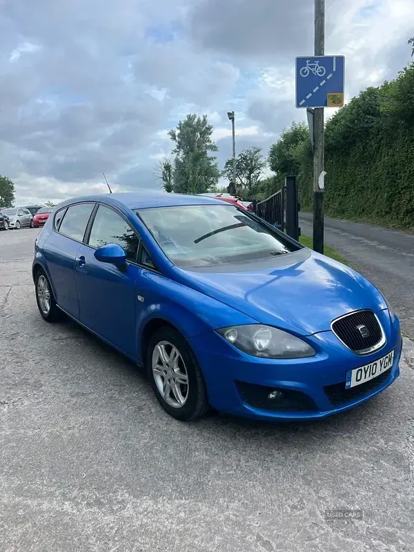 Used Seat Leon Ecomotive 105 HP (77 kW) 2010 Blue Hatchback