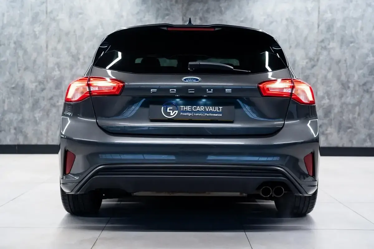 Used Ford Focus ST-Line 150 HP (110 kW) 2018 Grey Hatchback