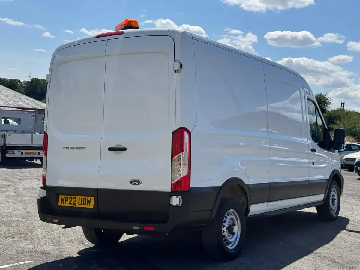Used Ford Transit S 105 HP (77 kW) 2022 White Van