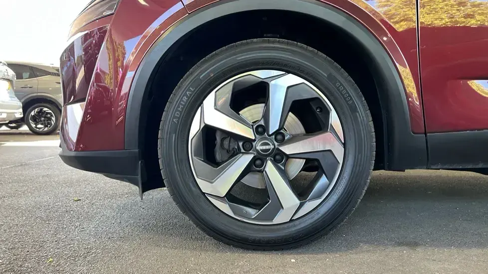 Used Nissan Qashqai N-Connecta 158 HP (116 kW) 2024 Red SUV