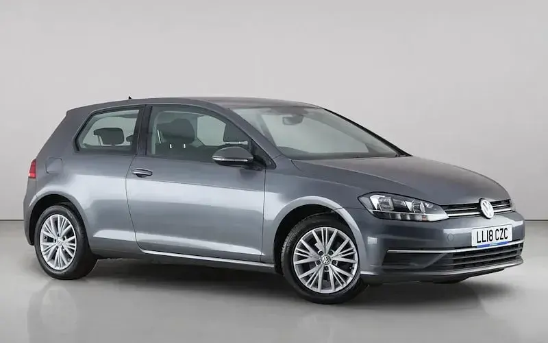 Used VW Golf VII SE 110 HP (80 kW) 2018 Hatchback