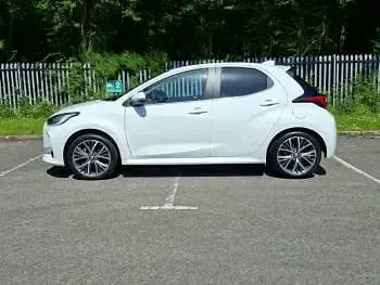 Used Toyota Yaris 116 HP (85 kW) 2023 White Hatchback