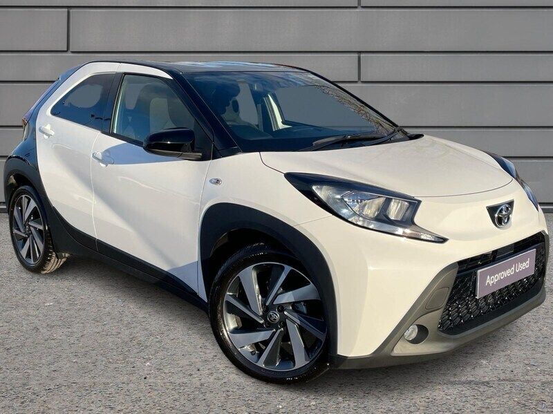 White Used 2024 Toyota Aygo Hatchback | £14,700 (Fair price) - Image 1/4