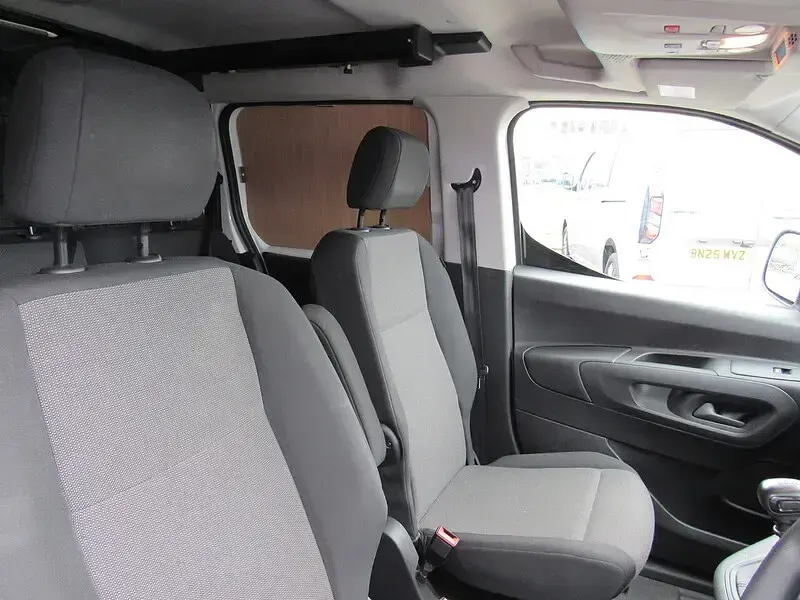 Used Peugeot Partner Premium 131 HP (96 kW) 2021 White MPV