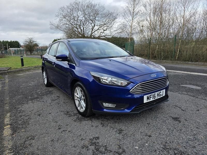 Used Ford Focus Zetec 2016 Blue Hatchback