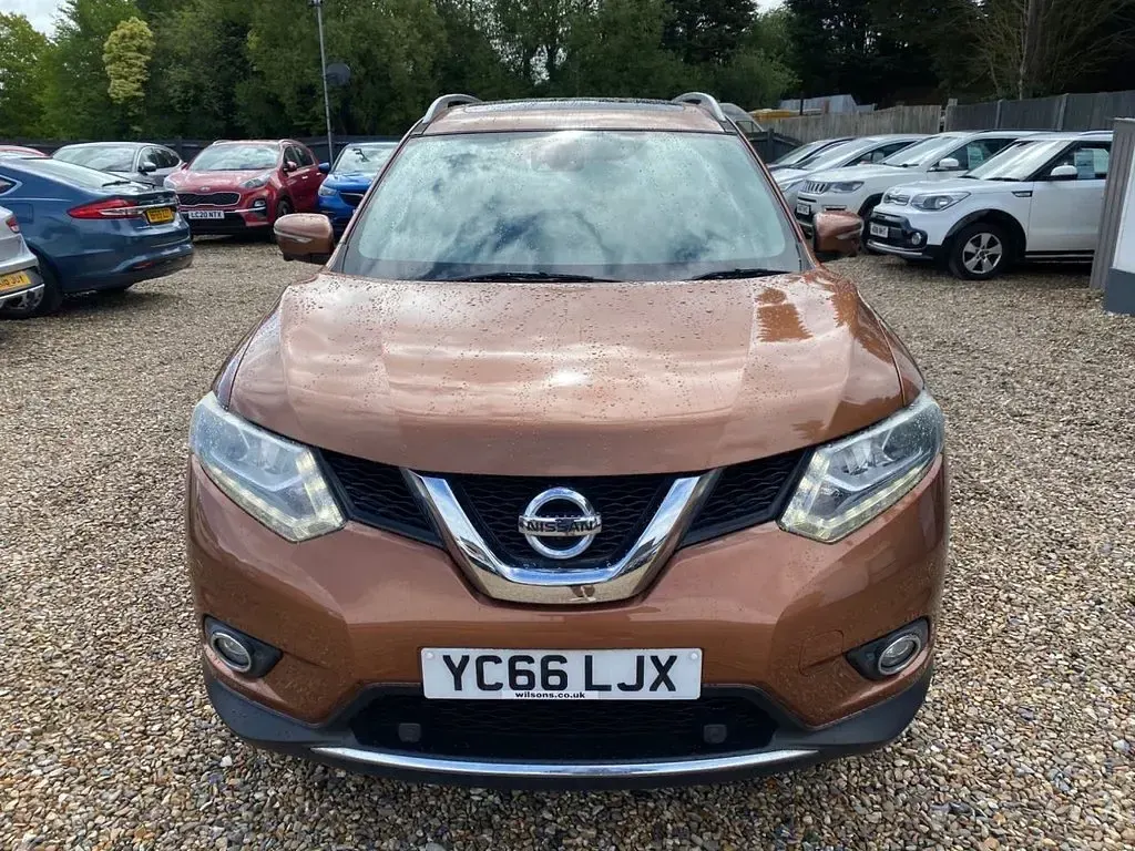 Used Nissan X-Trail Tekna 163 HP (119 kW) 2016 Orange SUV