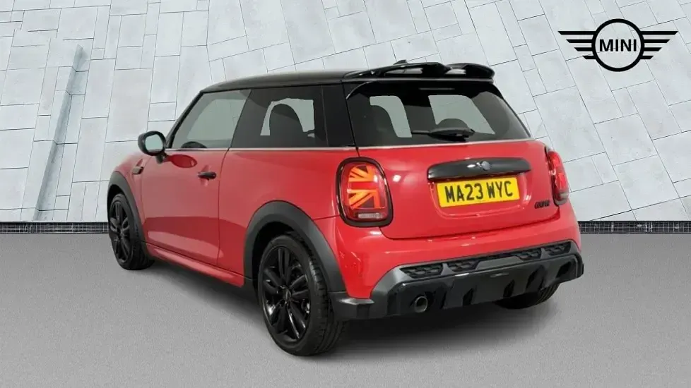 Used Mini Cooper Hatch 134 HP (98 kW) 2023 Red Hatchback
