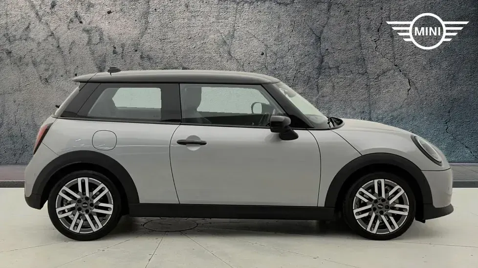 Used Mini Cooper Hatch 154 HP (113 kW) 2024 Silver Hatchback