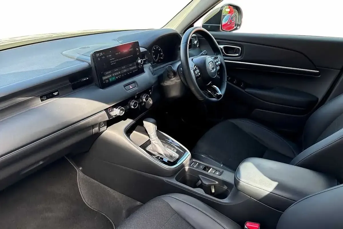 Second-hand Honda HR-V Advance 131 CP (96 kW) 2023 Bej SUV