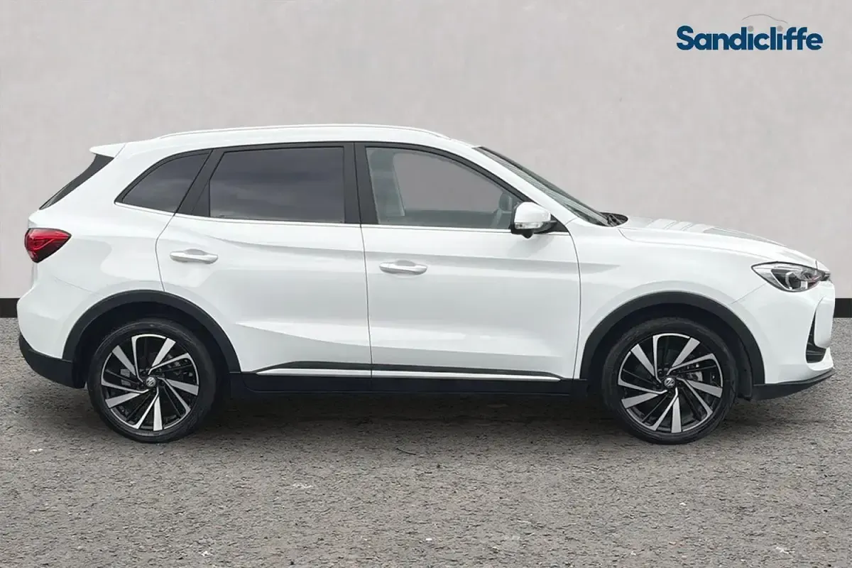 Used MG ZS Trophy 196 HP (144 kW) 2024 Solid  arctic white SUV