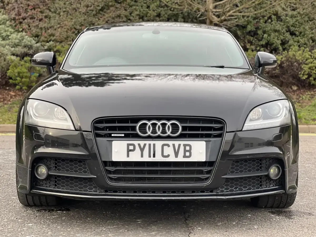 Begagnad Audi TT Black Edition 170 HK (125 kW) 2011 Svart Sportkupé