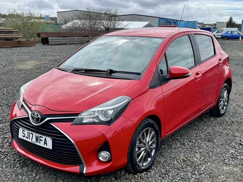Used Toyota Yaris 2017 Red Hatchback