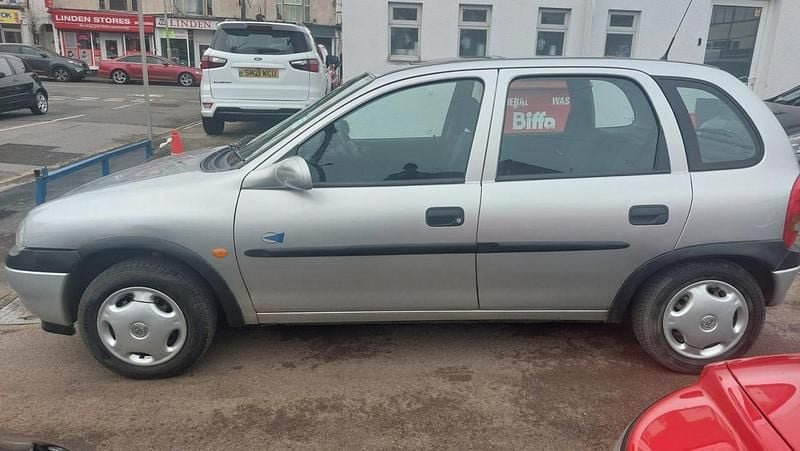 Used Vauxhall Corsa Club 2000 Silver Hatchback