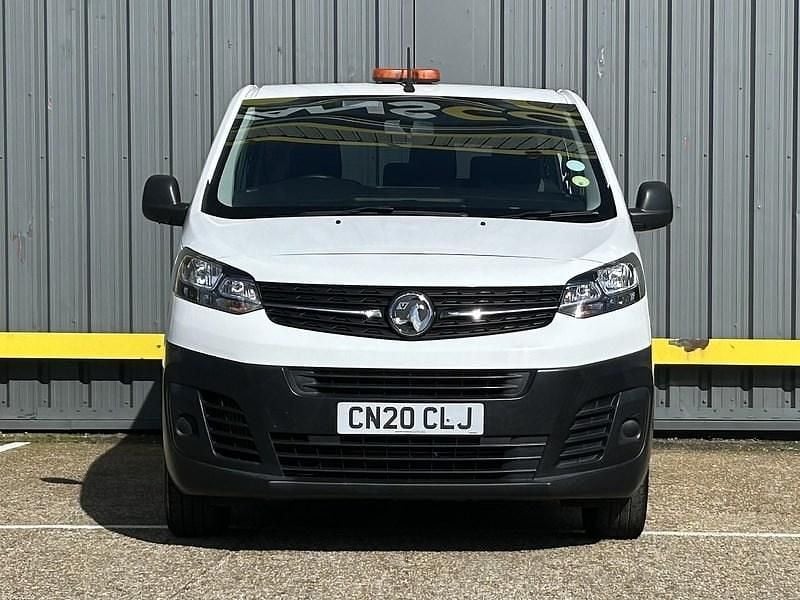 Used Vauxhall Vivaro Edition 120 HP (88 kW) 2020 White MPV