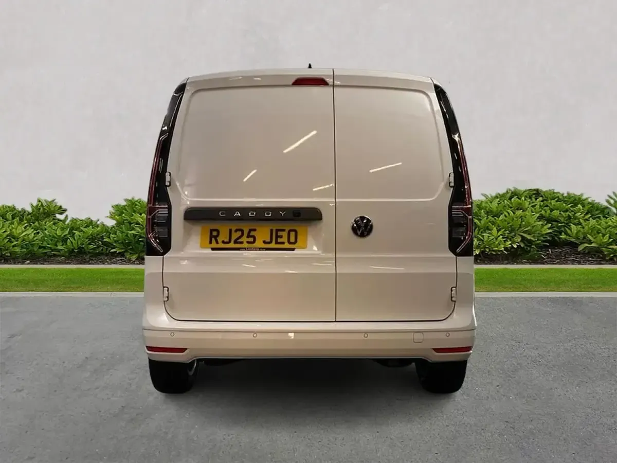 Usado VW Caddy Pro 102 HP (75 kW) 2025 Branco Monovolume