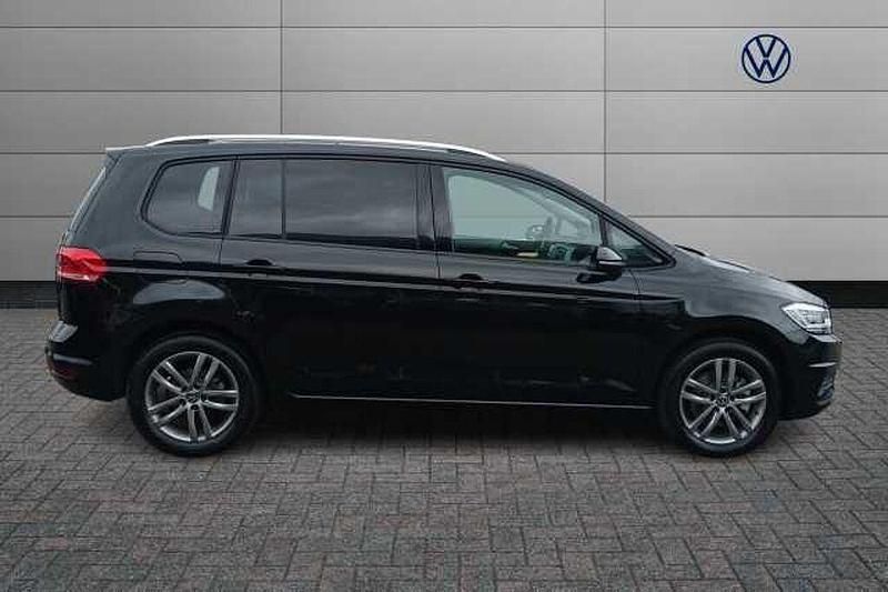 Used VW Touran Match 150 HP (110 kW) 2025 Black MPV