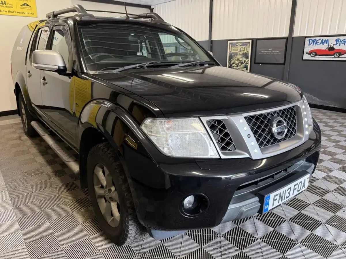 Używany Nissan Navara Platinum 190 KM (139 kW) 2013 Czarny Pickup