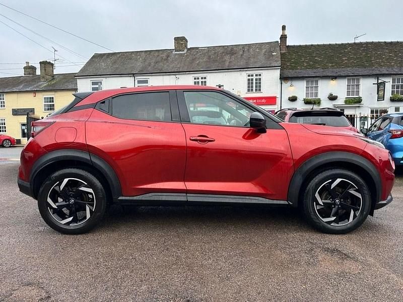 Used Nissan Juke N-Connecta 114 HP (83 kW) 2022 Red SUV