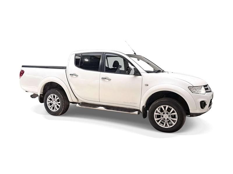Used Mitsubishi L200 2015 White Pickup