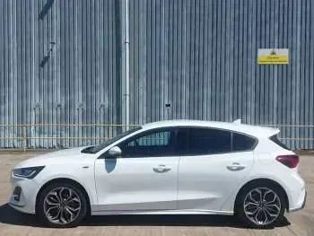 Used Ford Focus ST-Line X 155 HP (114 kW) 2023 White Hatchback