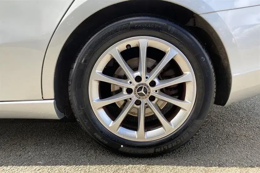 Begagnad Mercedes A200 Executive 163 HK (119 kW) 2020 Silver Sedan