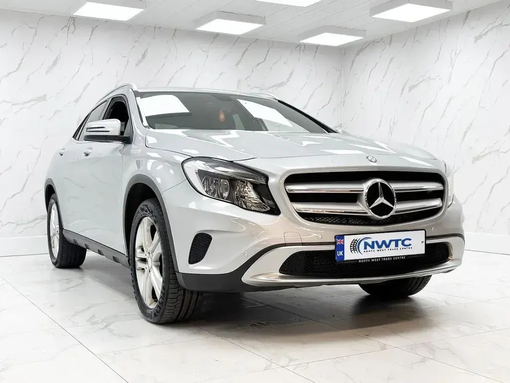 Used Mercedes GLA220 170 HP (125 kW) 2016 Silver SUV