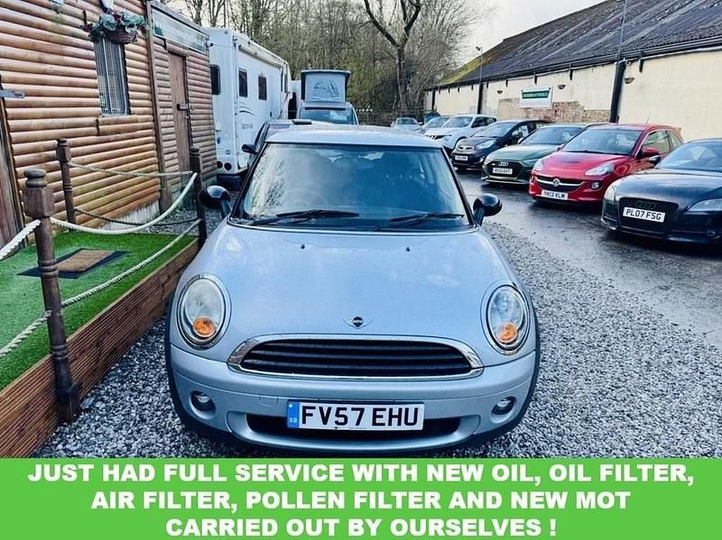 Begagnad Mini ONE Hatch 95 HK (69 kW) 2007 Silver Halvkombi