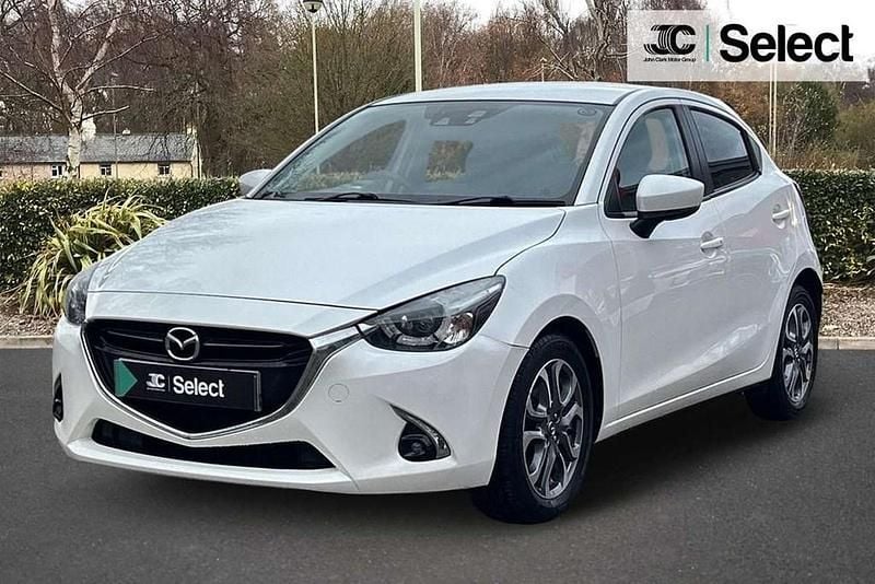 Used Mazda 2 Inclusive 113 HP (83 kW) 2017 White Hatchback
