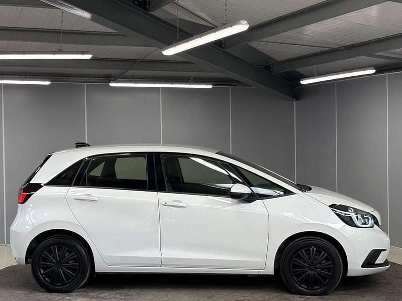 Second-hand Honda Jazz Hybrid 109 CP (80 kW) 2023 Alb Hatchback