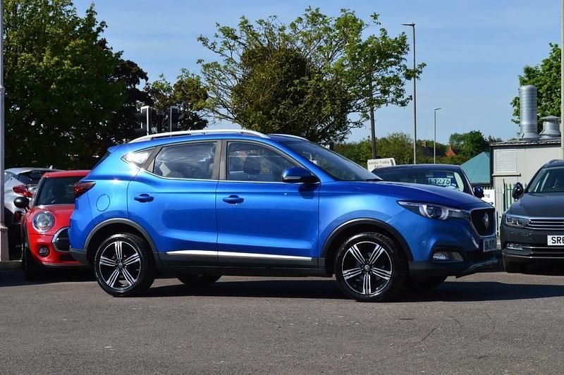 Battersea blue Used 2019 MG ZS Exclusive Sedan | £9,475 (Fair price) - Image 1/2