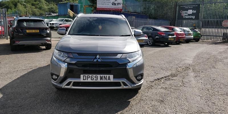 Grey Used 2019 Mitsubishi Outlander P-HEV Estate | £14,995 (Fair price) - Image 1/4