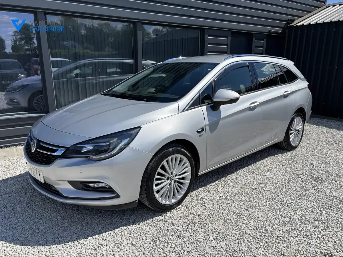 Używany Vauxhall Astra Elite 136 KM (100 kW) 2019 Srebrny Kombi