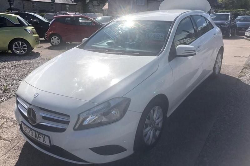 Used Mercedes A180 SE 122 HP (89 kW) 2013 White Hatchback