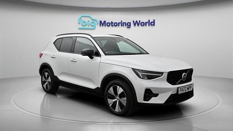 Used Volvo XC40 Plus 211 HP (155 kW) 2023 White SUV