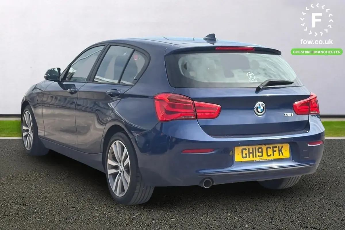 Used BMW 118 Sport Line 136 HP (100 kW) 2019 Blue Hatchback